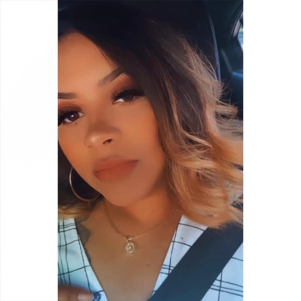 Meet your Posher, Chloe